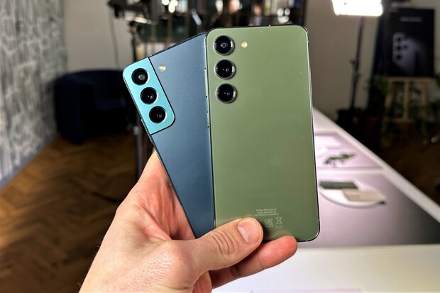 Porovnali jsme kompaktní Galaxy S23 s loňskou S22. K jakým změnám došlo?