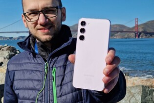 Galaxy S23 naživo! Kompakt od Samsungu dostává větší baterii a procesor Qualcomm