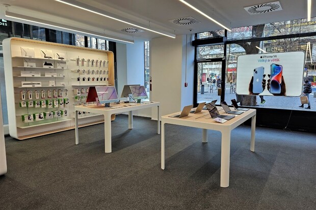 Byli jsme u otevření prodejny iWant Apple Premium Partner na Václavském náměstí