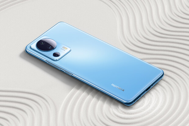 Xiaomi 13 Lite má špičkový displej, oproti svým sourozencům je až 3× levnější