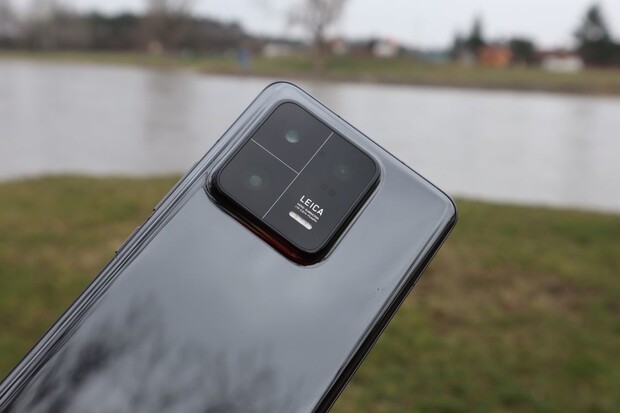 Už ve čtvrtek Xiaomi představí nový výkonný mobil a tablet. Jak budou vypadat?