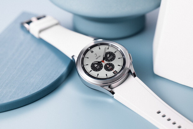 Galaxy Watch4 Classic jsou na pár dní za nejnižší cenu, ušetříte přes 5 tisíc