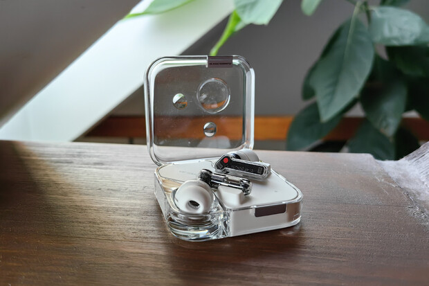 Nothing připravuje velkolepý „reset“. 18. dubna uvede dvojici nových sluchátek