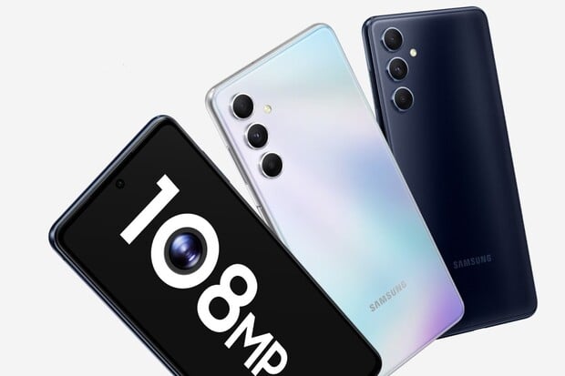 Sem s ním. Samsung představil Galaxy M54, jde o vylepšenou Galaxy A54