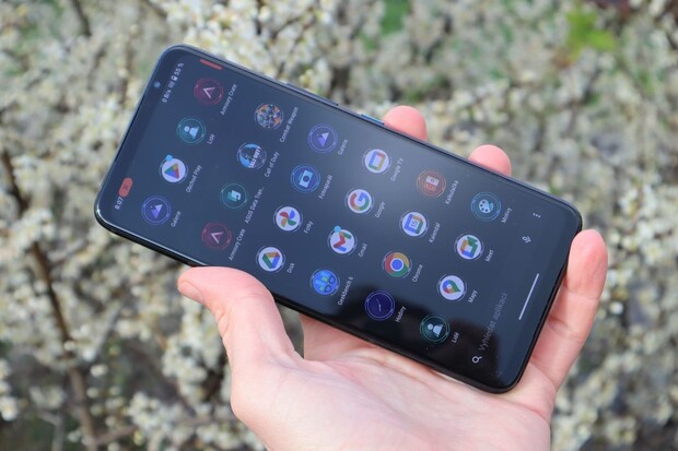 Podívejte se na naši recenzi herního monstra ASUS ROG Phone 7 Ultimate