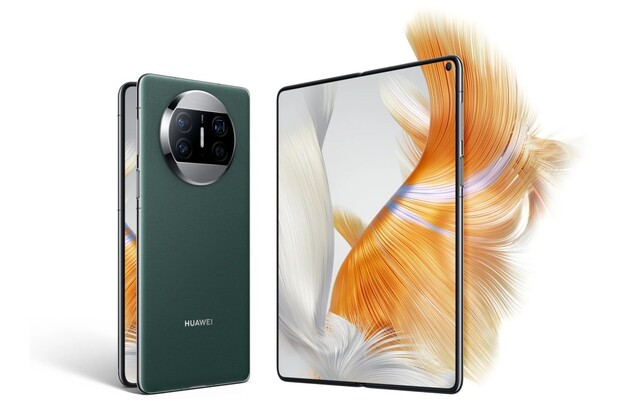 Více než 50 tisíc korun, tolik si Huawei účtuje za nový Mate X3 s ohebným displejem