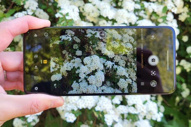 Vyzkoušeli jsme jak fotí a natáčí levné TCL 40 SE