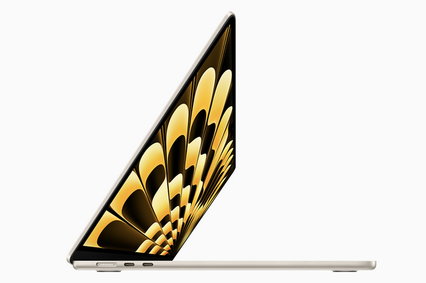 MacBook Air nabobtnal, nově nabídne i 15,3" úhlopříčku v extra tenkém těle