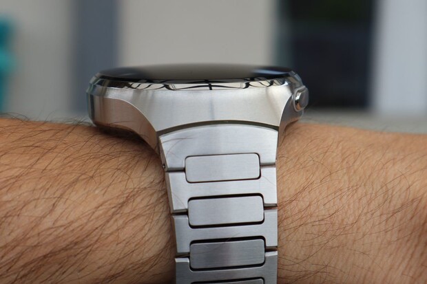 Více než měsíc bez nabíjení? Honor chystá chytré hodinky Watch 6 Plus