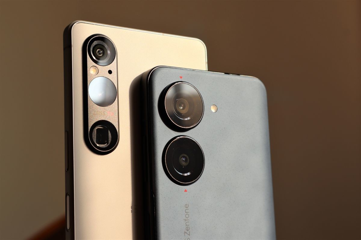 Comparison of Sony Xperia 1 V and ASUS ZenFone 10: Camera Performance and Specifications