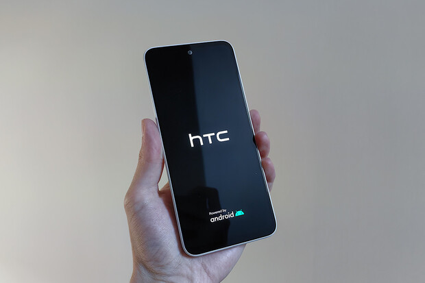 HTC je zpět! Modelem U23 Pro upozorňuje, že má stále co nabídnout