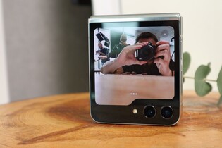 Opravit Galaxy Z Flip5 je mnohem jednodušší, než tomu bylo u předchůdce