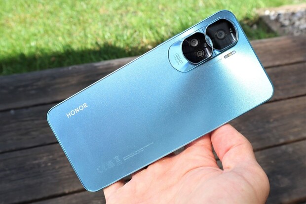 Testujeme Honor 90 Lite, cenově dostupnou novinku s neuvěřitelně tenkými rámečky