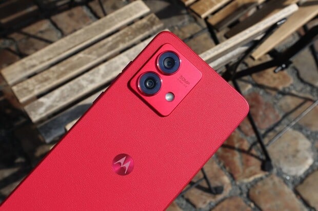 Cenově dostupná Motorola G84 láká na Ready For, veganskou kůži i 120Hz displej
