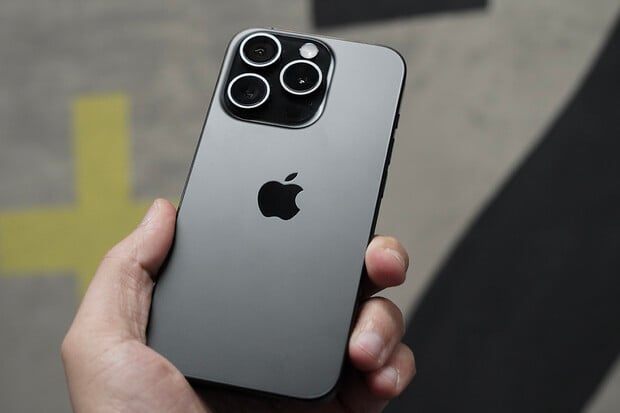 Testujeme iPhone 15 Pro, jaké jsou naše první dojmy z titanového krasavce?