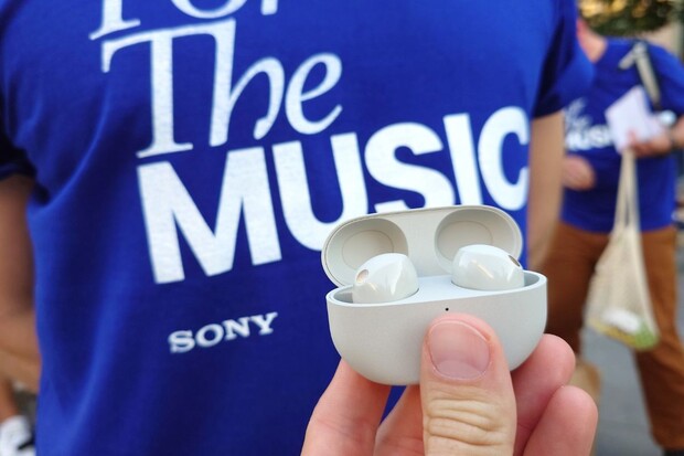 Vydali jsme se na hudební exkurzi Prahou se sluchátky Sony WF-1000XM5