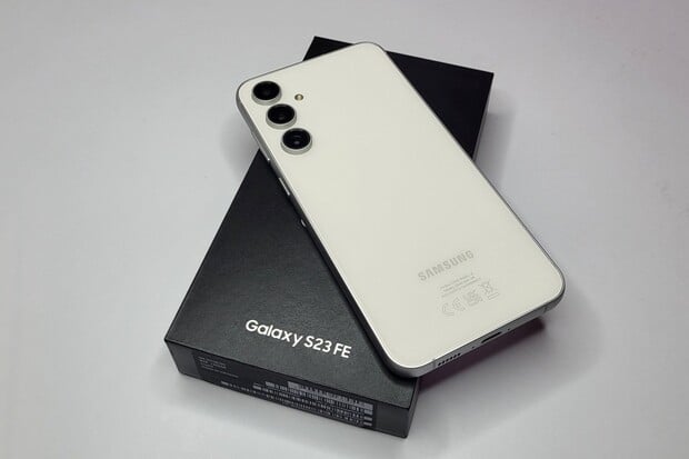 Očekávaný Samsung Galaxy S23 FE v redakci. Co je v balení a jak vypadá?