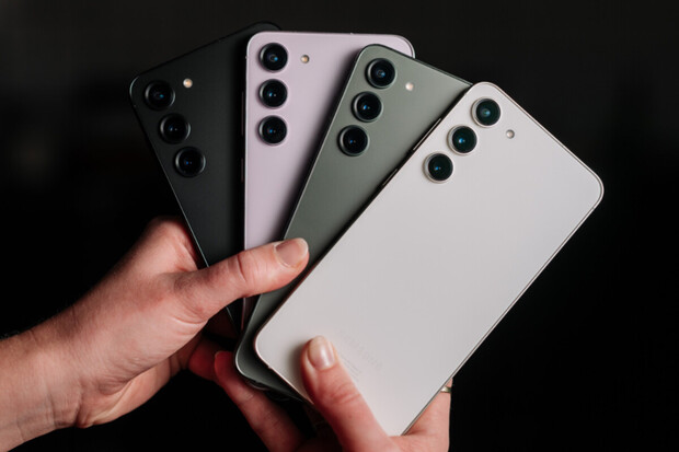 Povánoční výprodej přinesl obří slevy, cena Galaxy S23+ spadla o 11 tisíc
