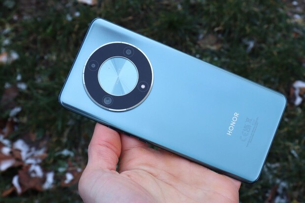 Testujeme Honor Magic6 Lite s obří baterií a 4nm čipsetem. Jaké jsou první dojmy?