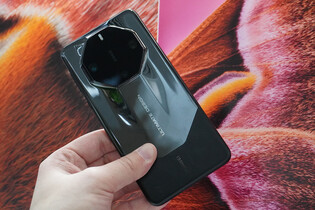 Huawei Mate 60 RS Ultimate si nepořídíte, přesto si jej rádi prohlédnete