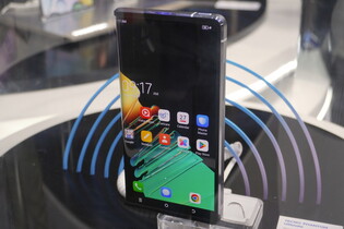 Tecno hledí do budoucna. V Barceloně ukázalo rolovací mobil Phantom Ultimate