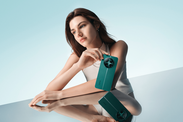 Nové Realme 12+ láká na veganskou kůži a tři zadní foťáky