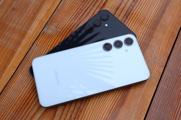 Prohlédněte si připravovaný Samsung Galaxy A56 ve videu. Bude to bestseller?