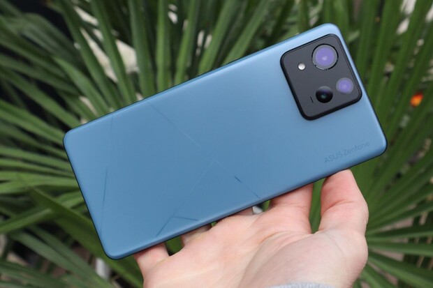Výhercem ASUSu ZenFone 11 Ultra z naší poslední vánoční soutěže se stává...