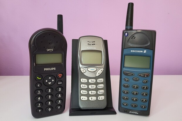 Legendární Nokie, Siemensy a Ericssony slaví 25 let. Vzpomenete si na všechny?