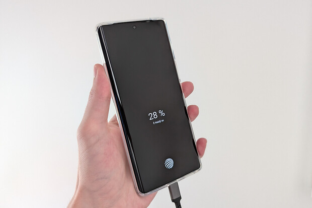 Jak rychle se dobije nové Vivo V40 Lite s podporou 44W nabíjení?