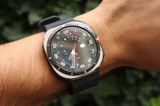 Líbí se vám ciferníky z Galaxy Watch Ultra? Některé dorazí na starší modely