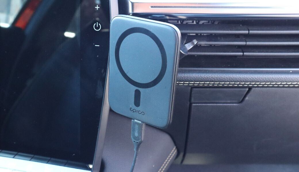 Epico Ultrathin Wireless Car Charger
