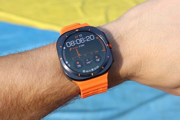 Zkopíroval Samsung oranžovou barvu hodinek Watch Ultra od Applu? Pravda je prý jinde