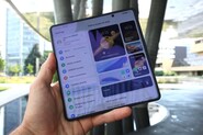 Honor Magic V3 naživo: neuvěřitelně tenká skládačka, co chce zahanbit Galaxy Z Fold