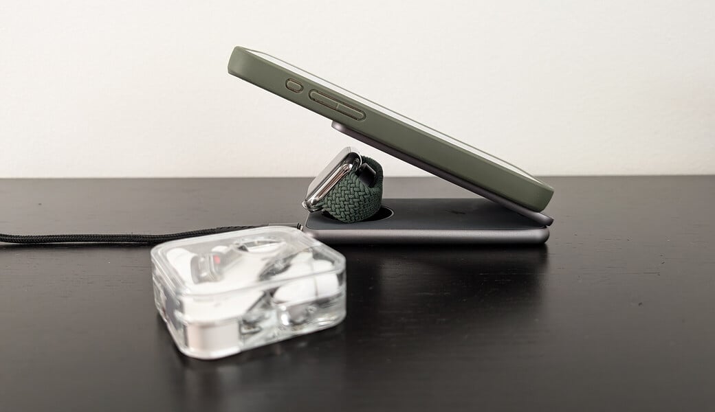 Epico Mag+ Foldable Charging Stand