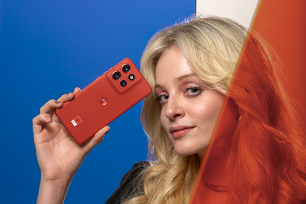 Všestranná kráska s vyšší odolností? Motorola Edge 50 Neo umí zaujmout