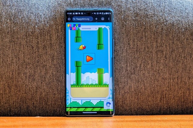 Legendární Flappy Bird se vrací, tvůrce se od něj ale distancuje