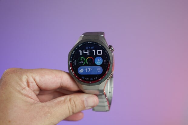 První pohled na Huawei Watch GT 5 Pro Titanium: prémiové funkce i provedení