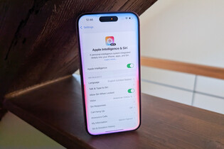 Siri čeká obrovská proměna: Apple testuje plné hlasové ovládání iPhonu