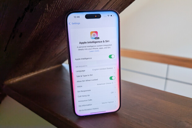 Skutečně „lidská“ Siri je zatím hudbou budoucnosti. Dočkáme se až napřesrok
