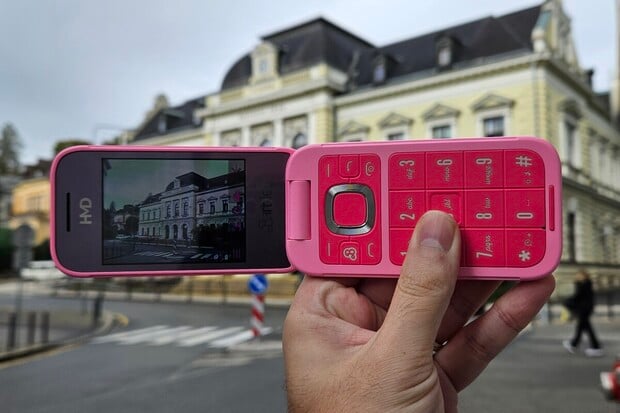 Fotíme s Barbie Phonem. Vznikají omalovánky, nebo použitelné fotky?