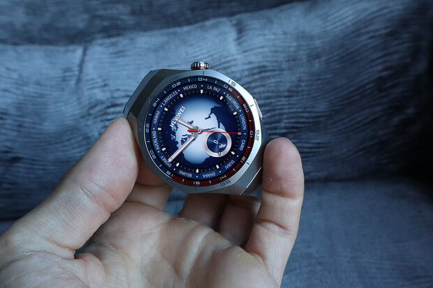 Titan a safír dělají z Huawei Watch GT 5 Pro Titanium doplněk na úrovni