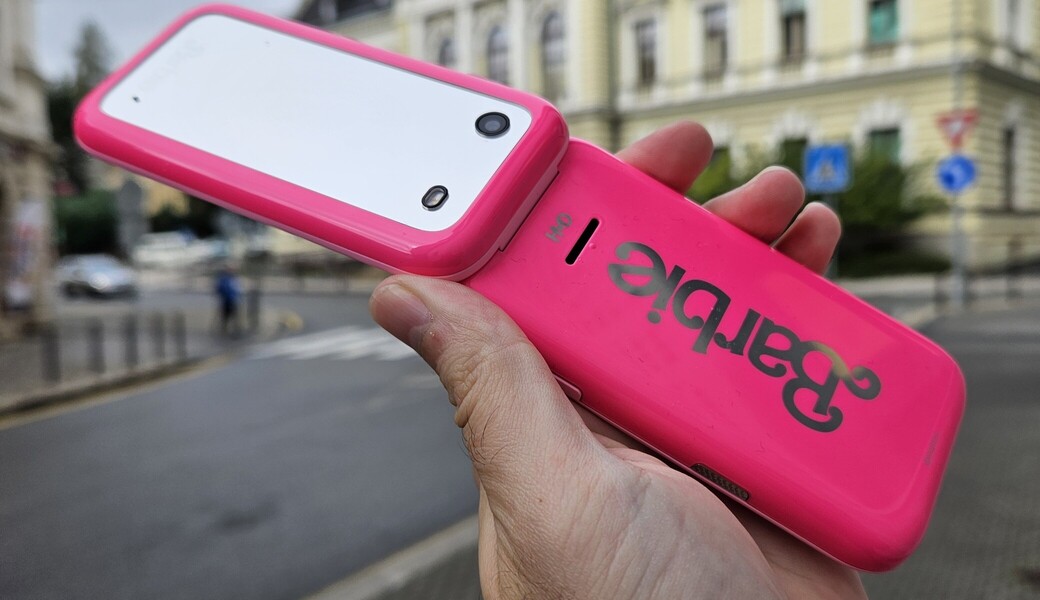 HMD Barbie Phone