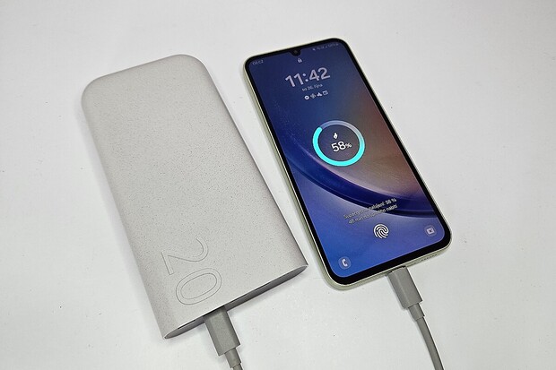 Samsung připravuje Qi2 powerbanku. Magnetické dobíjení pro novinky Galaxy S26