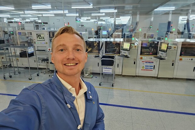 Pohled do zákulisí. Jak se vyrábí a co musí vydržet VIVO telefony?