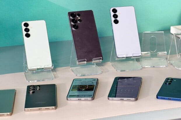 Kdy se představí nové Samsungy Galaxy S26? V lednu to zřejmě nebude