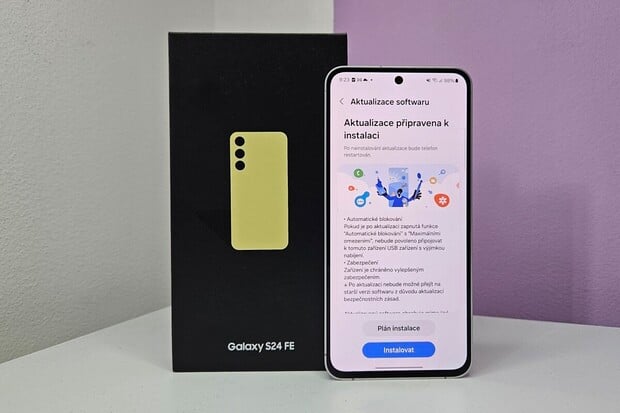 One UI 7.0 v nedohlednu. Na bezpečnostní záplaty ale Samsung nezapomíná