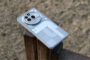 Black Friday u Nothing přináší slevu třeba i 6 tisíc korun na vlajkový model