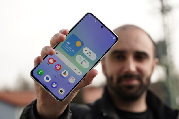 Chcete ušetřit i několik tisíc? O2 zlevňuje sedmičku mobilů s podporou 5G