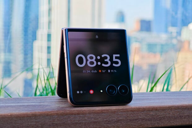 Nejelegantnější skládačka přichází. Co vše umí nová Motorola Razr 60 Ultra?